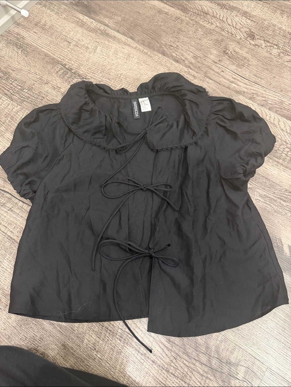 H&M Black Short-Sleeve Tie-Front Blouse with Ruffle Collar